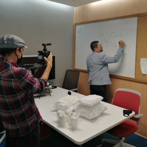 Edición / Diseño y Producción Live de contenido para conexiónes, eventos virtuales y webinars